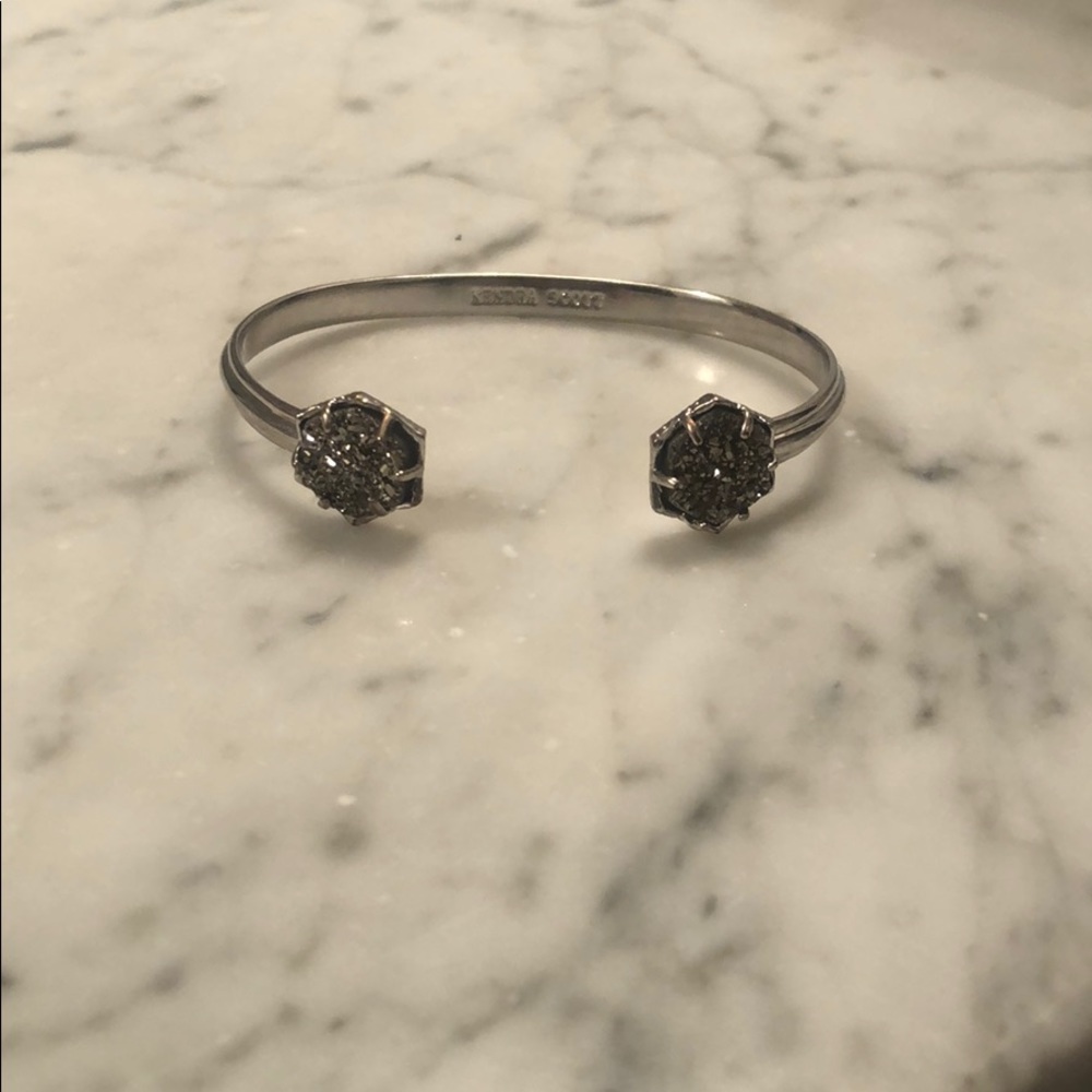 Kendra Scott bracelet